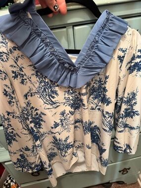 Women's Blue Toile Print Ruffle Collar Top